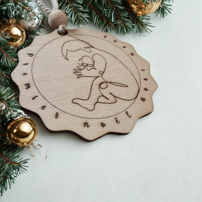 Boule de Noël femme enceinte